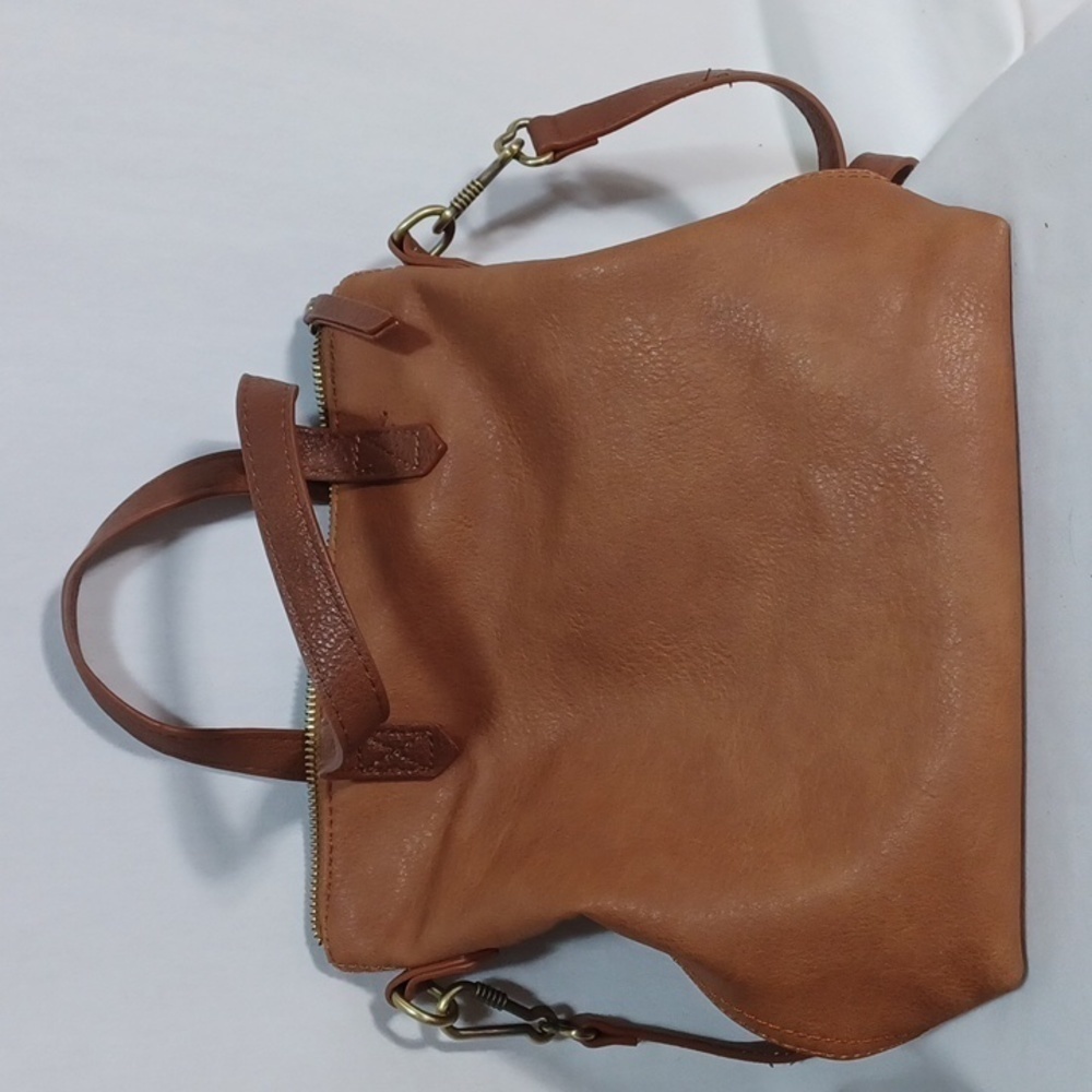 Purse size 9×10in. By ANTIK KRAFT IN a beautiful saddle tan ♥️